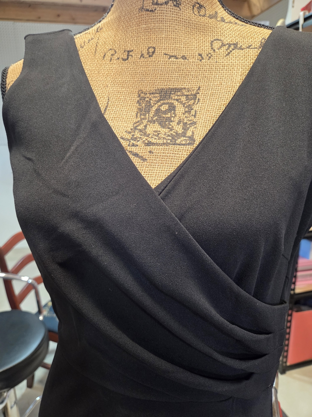 Deep Vneck Black